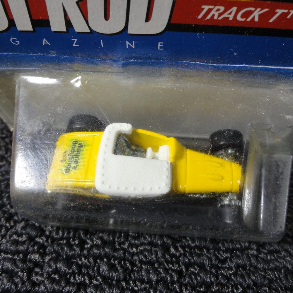 HotWheels Mattel 1999 HOT ROD Track car In package~Detailed, collectable - Picture 3 of 4